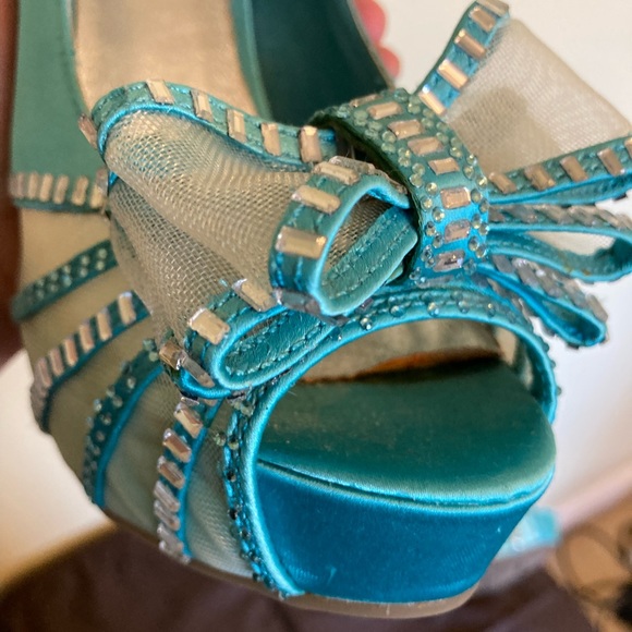 Turquoise Bow Heels Zigi New York size 9 - Picture 6 of 9